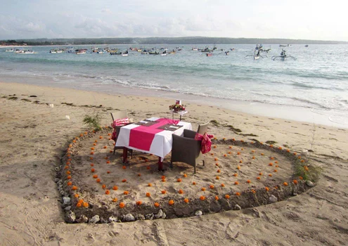Meja untuk 2 di tepi pantai di Restoran Bawang Merah Beachfront