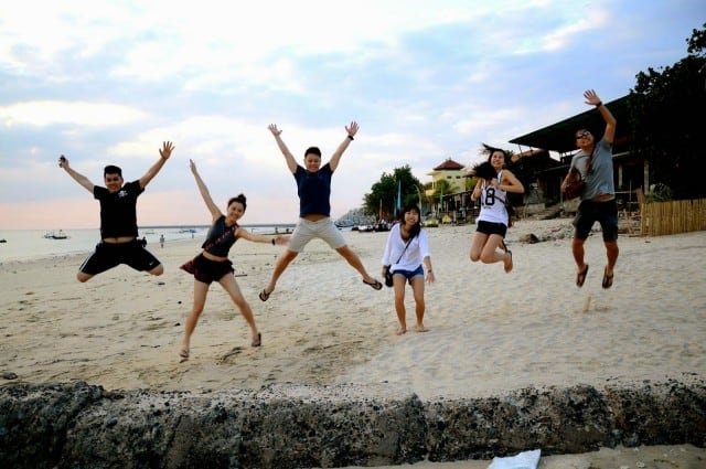 customers at jimbaran bay