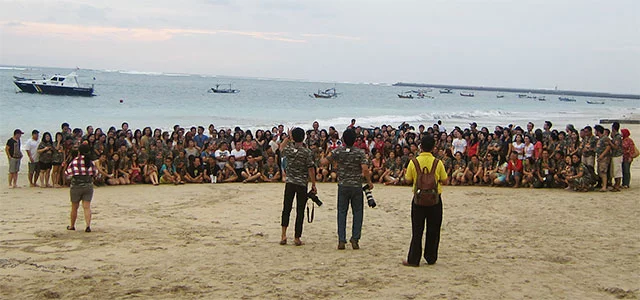 Jantar Massivo em Grupo na Praia para 260 pessoas