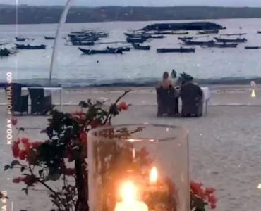 Makan di Jimbaran Bay