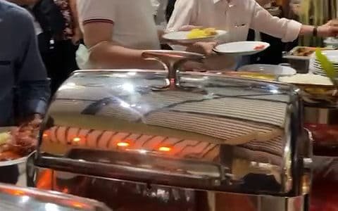 Dîner sous forme de buffet pour 100 personnes