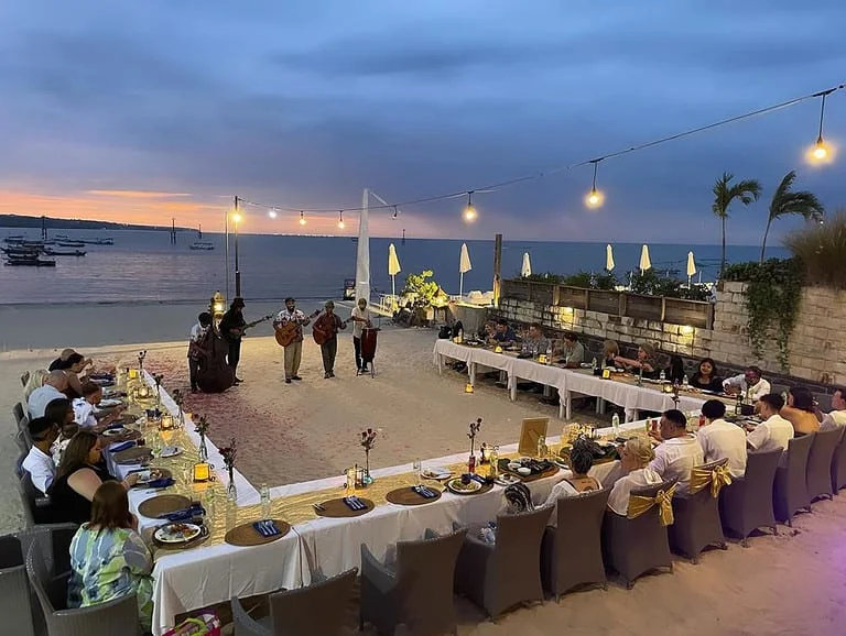 U-shape table for vow renewal beach dining