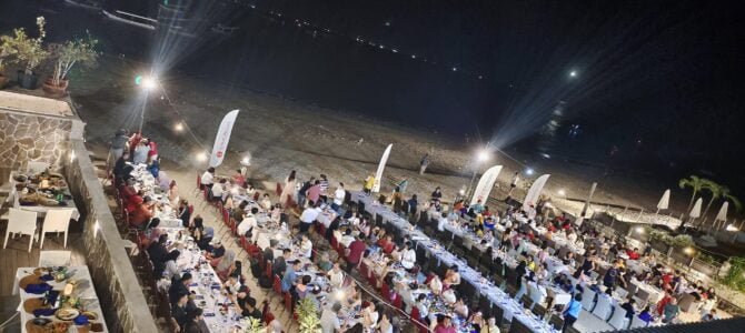 Makan Malam Grup Besar 235 Pax di Pantai Teluk Jimbaran
